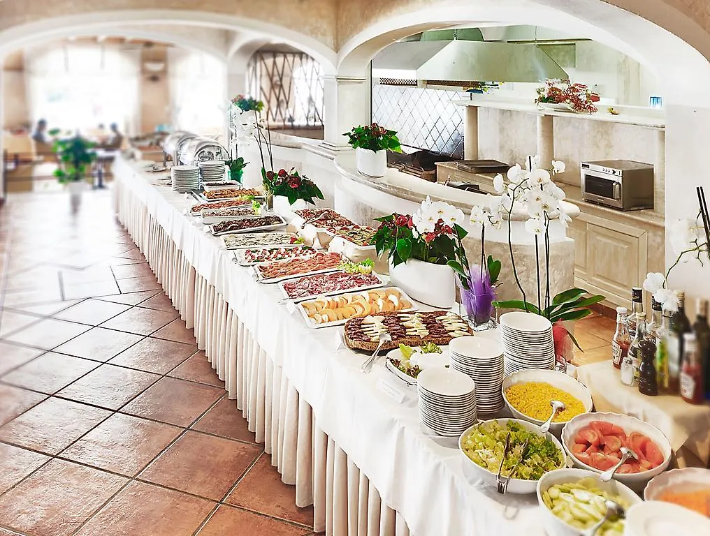 ***** Otel Colonna Resort, A Colonna Luxury Beach Hotel, Porto Cervo İtalya