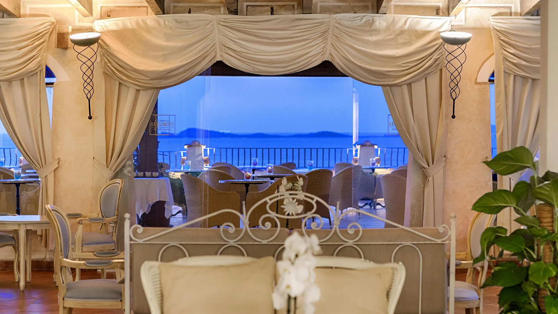 Colonna Resort Porto Cervo 5*,