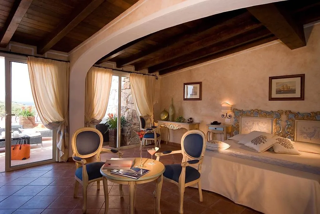 Colonna Resort Porto Cervo 5*,  Italia