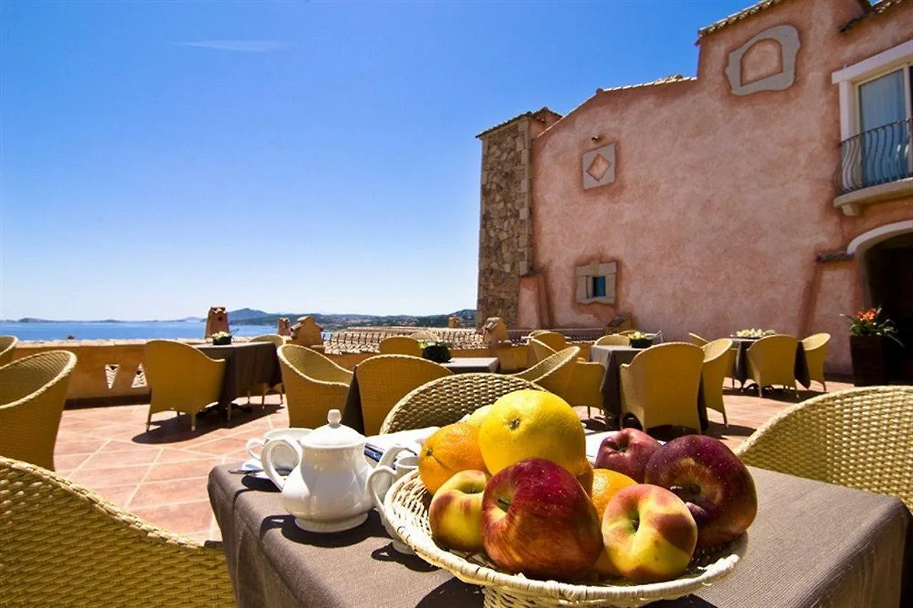 Colonna Resort Porto Cervo 5*,